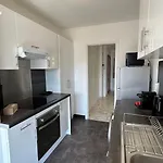 A083 - Modern & Bright - Center Cannes